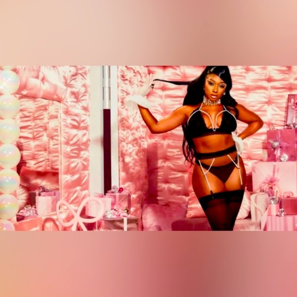 String of Pearls Cupless Bralette and Garter - Picture 2 of 10